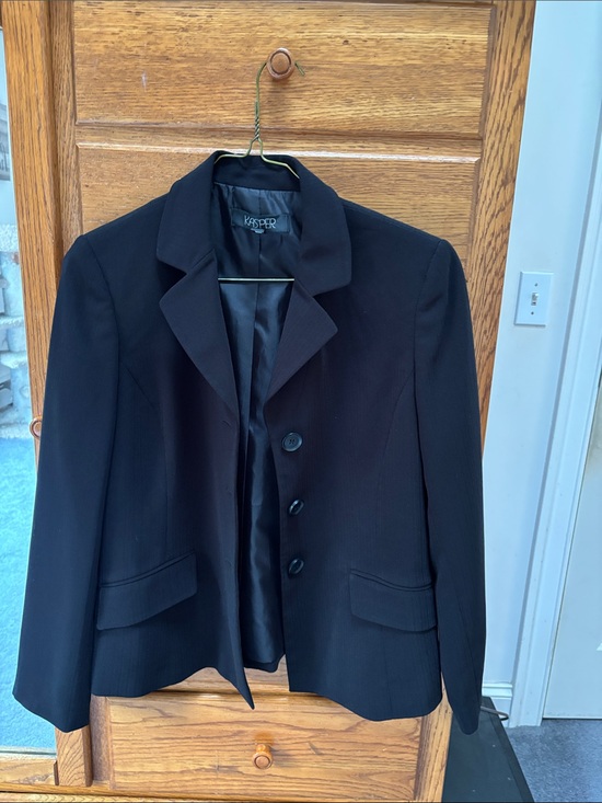 Kasper Jackets & Blazers - Kasper Black Women's Three-Button Tailored Blazer